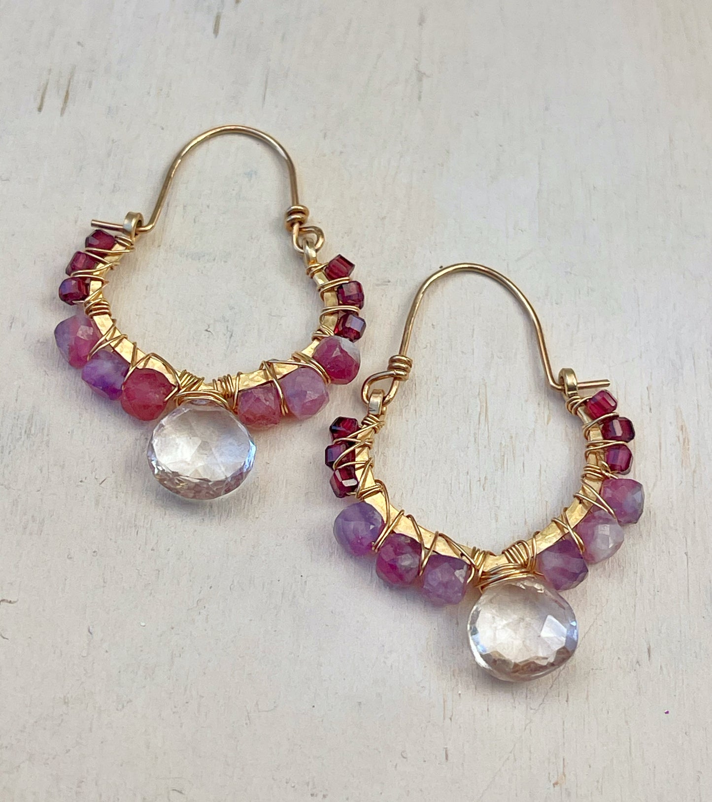 עגילים בגווני רוזה