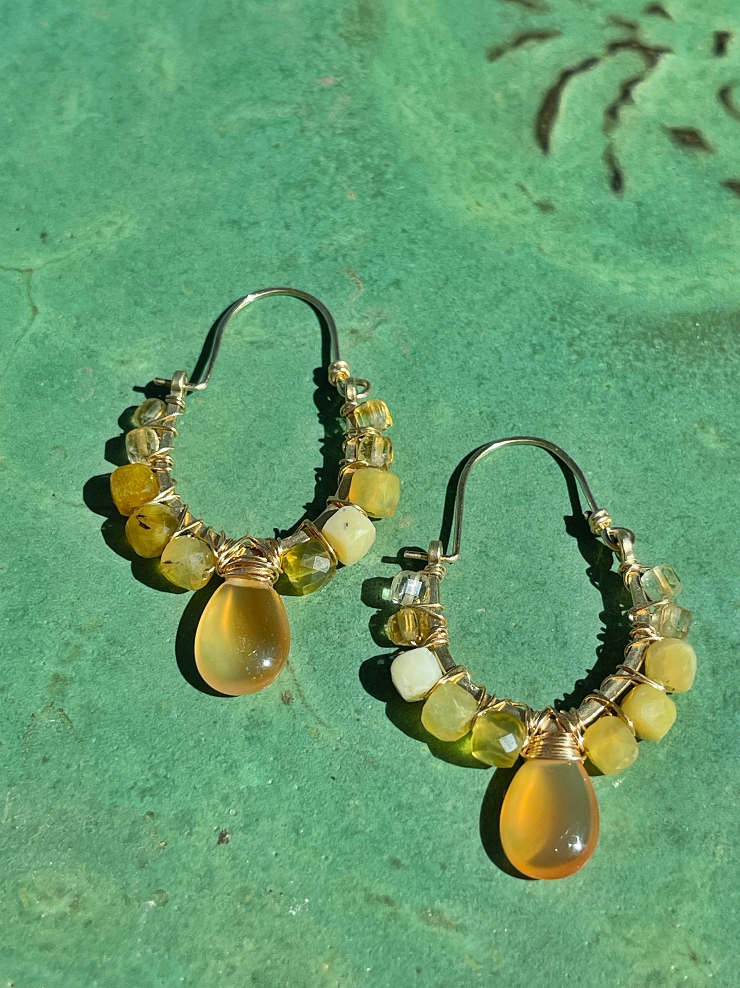 עגילי בוהו בצבעי שמש