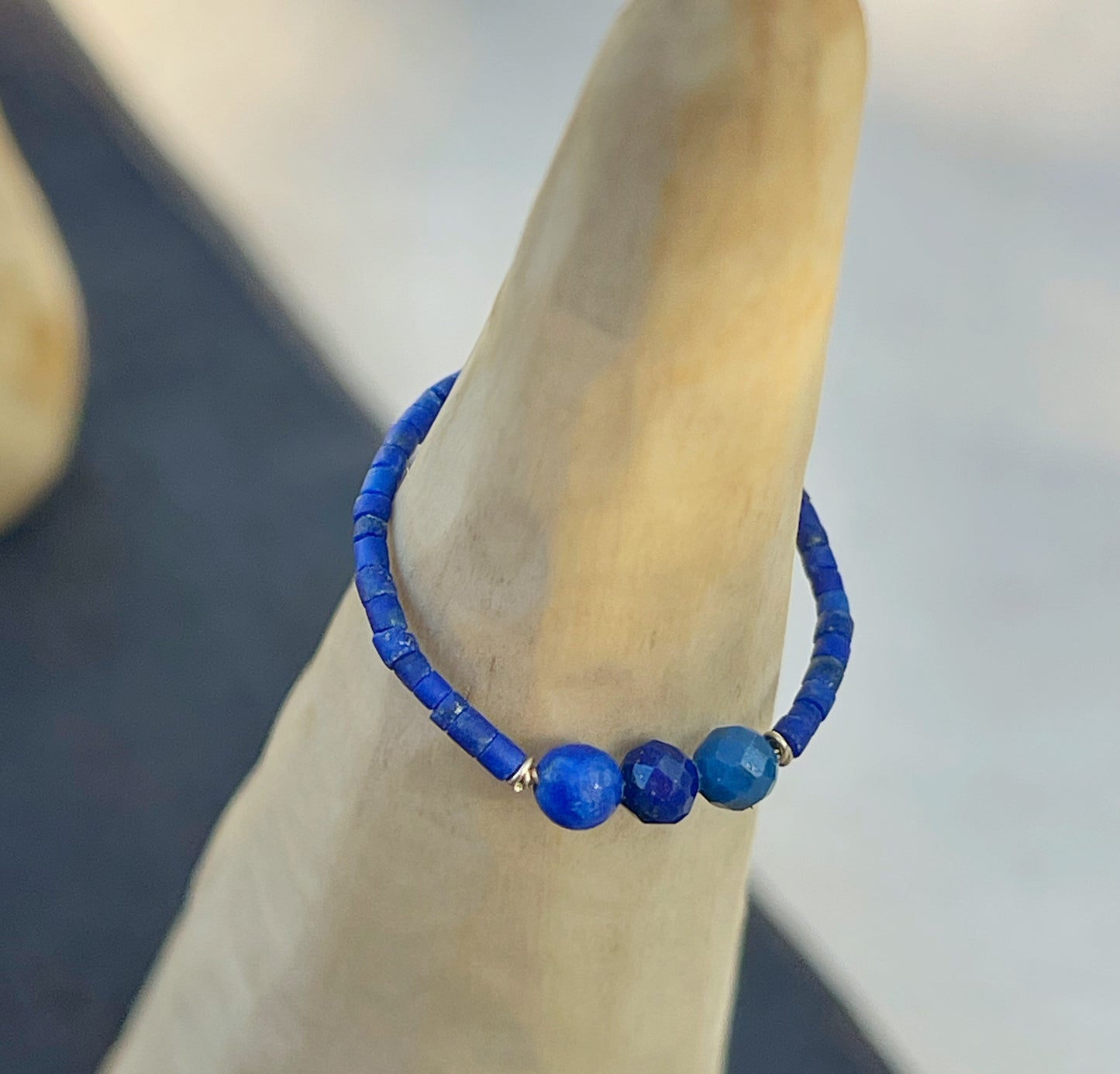 טבעת דקיקה מלפיס לזולי