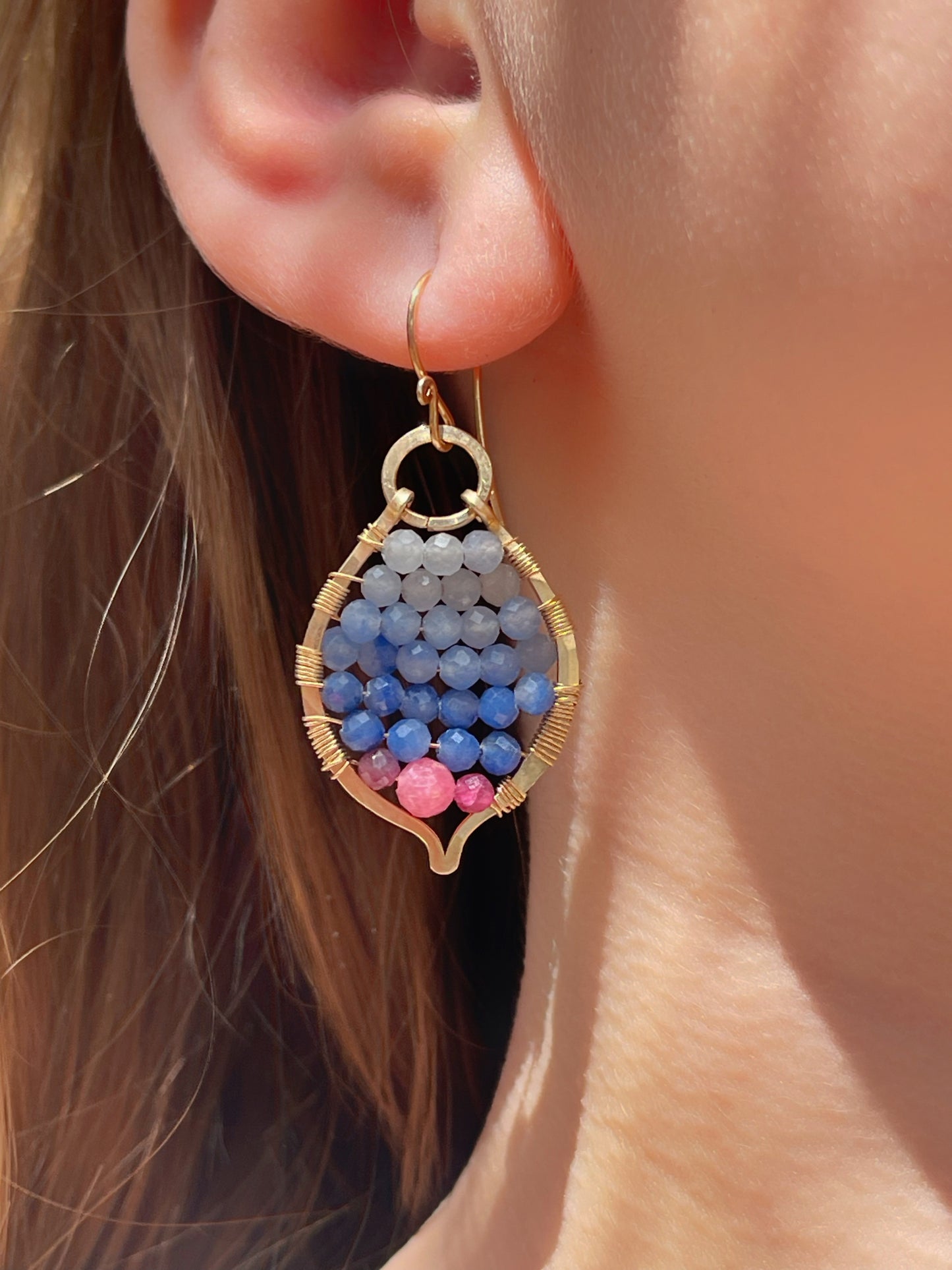 עגילי ורוד־לזולאי