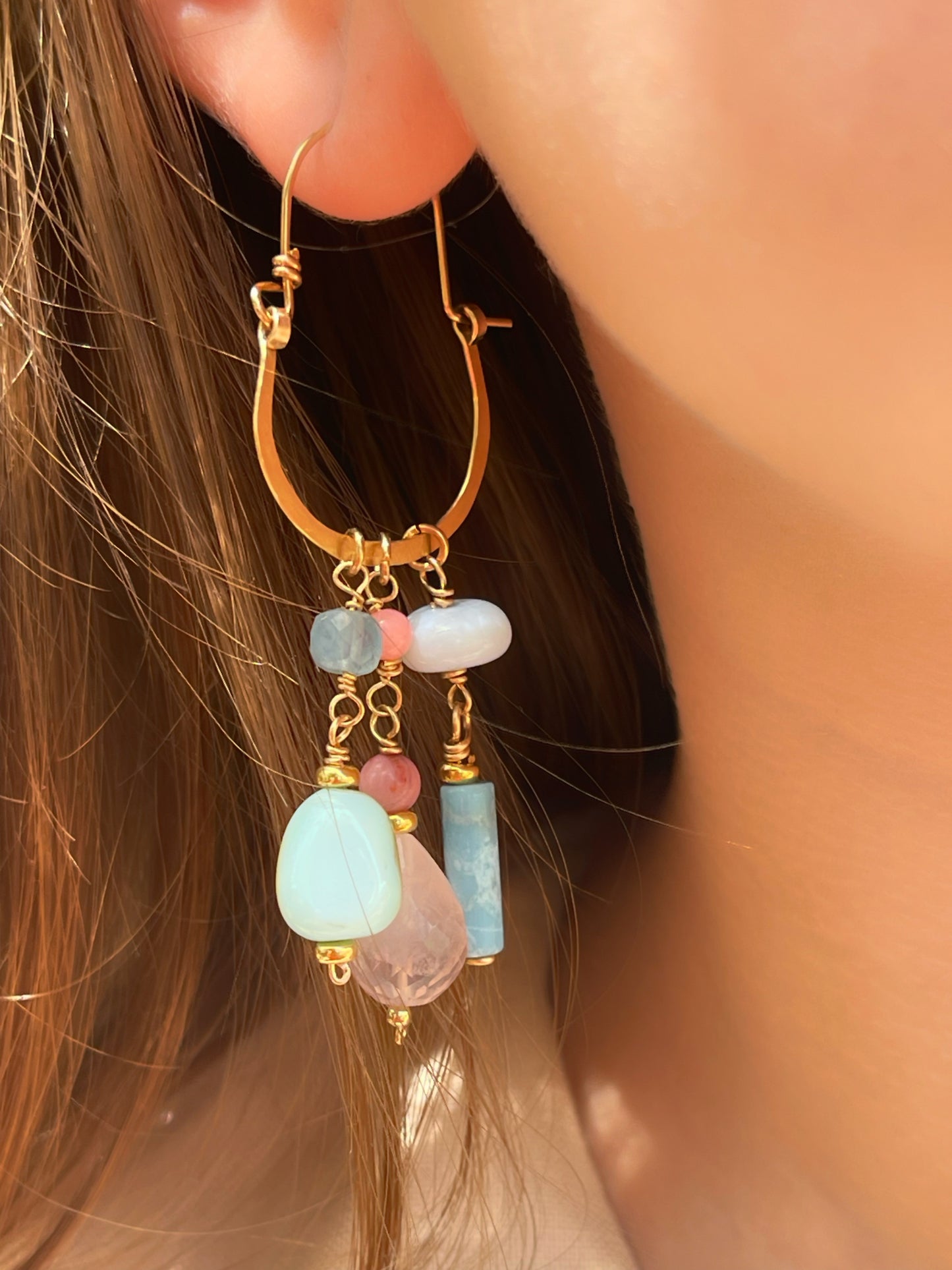 עגילים בסגנון בוהו עם אבני חן