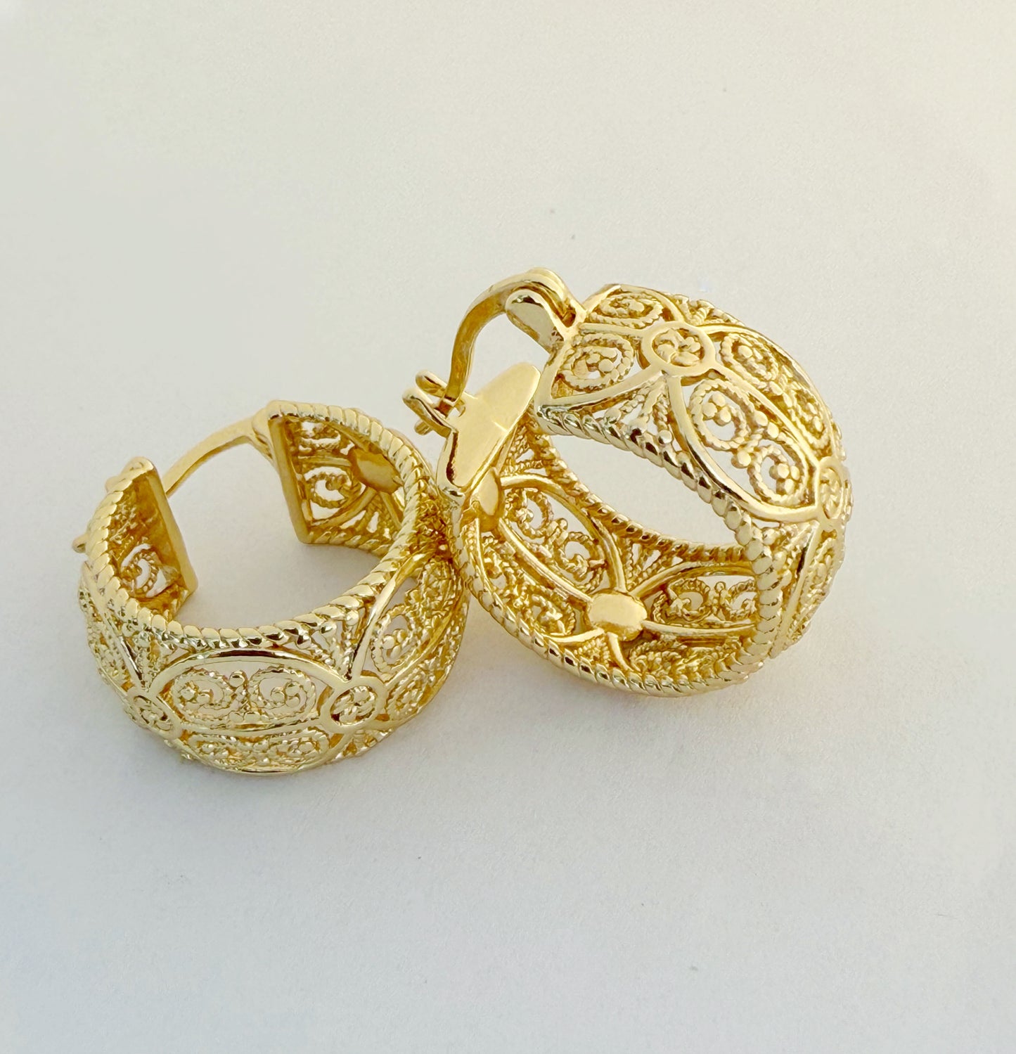 עגילי עקבתא