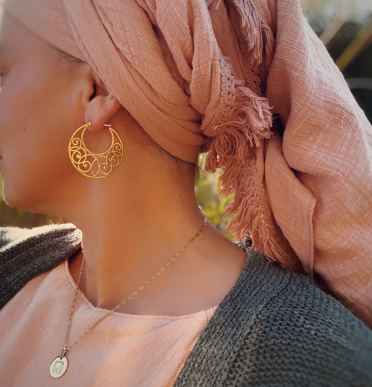 תליון בית (על שרשרת איריס)