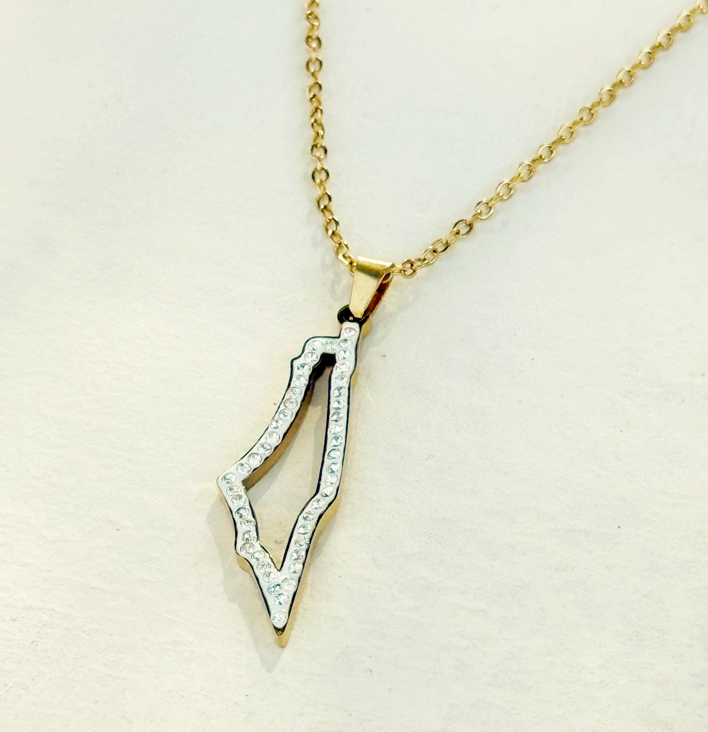 שרשרת ארץ מעוטרת