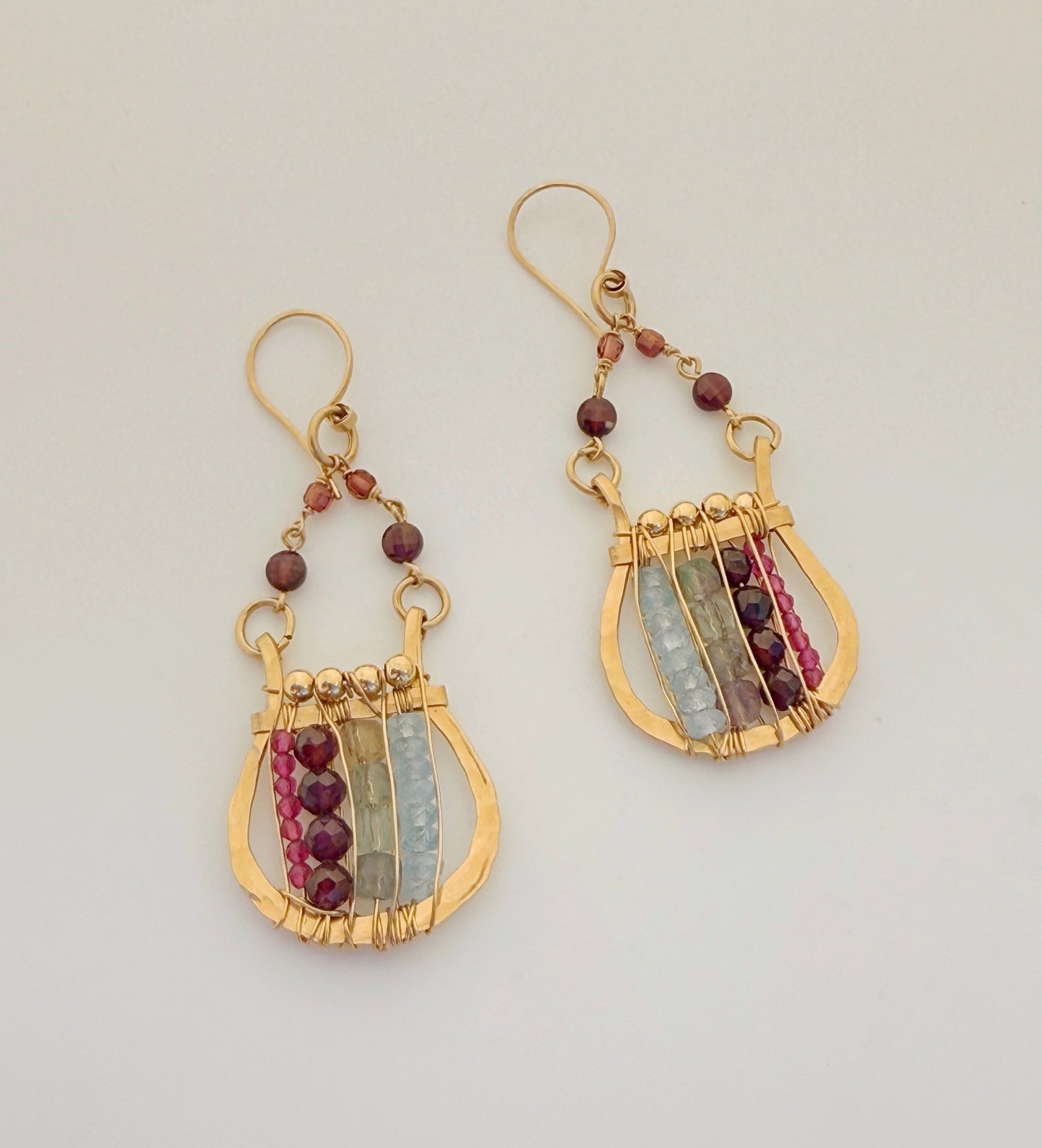 עגילי נֵבֶל