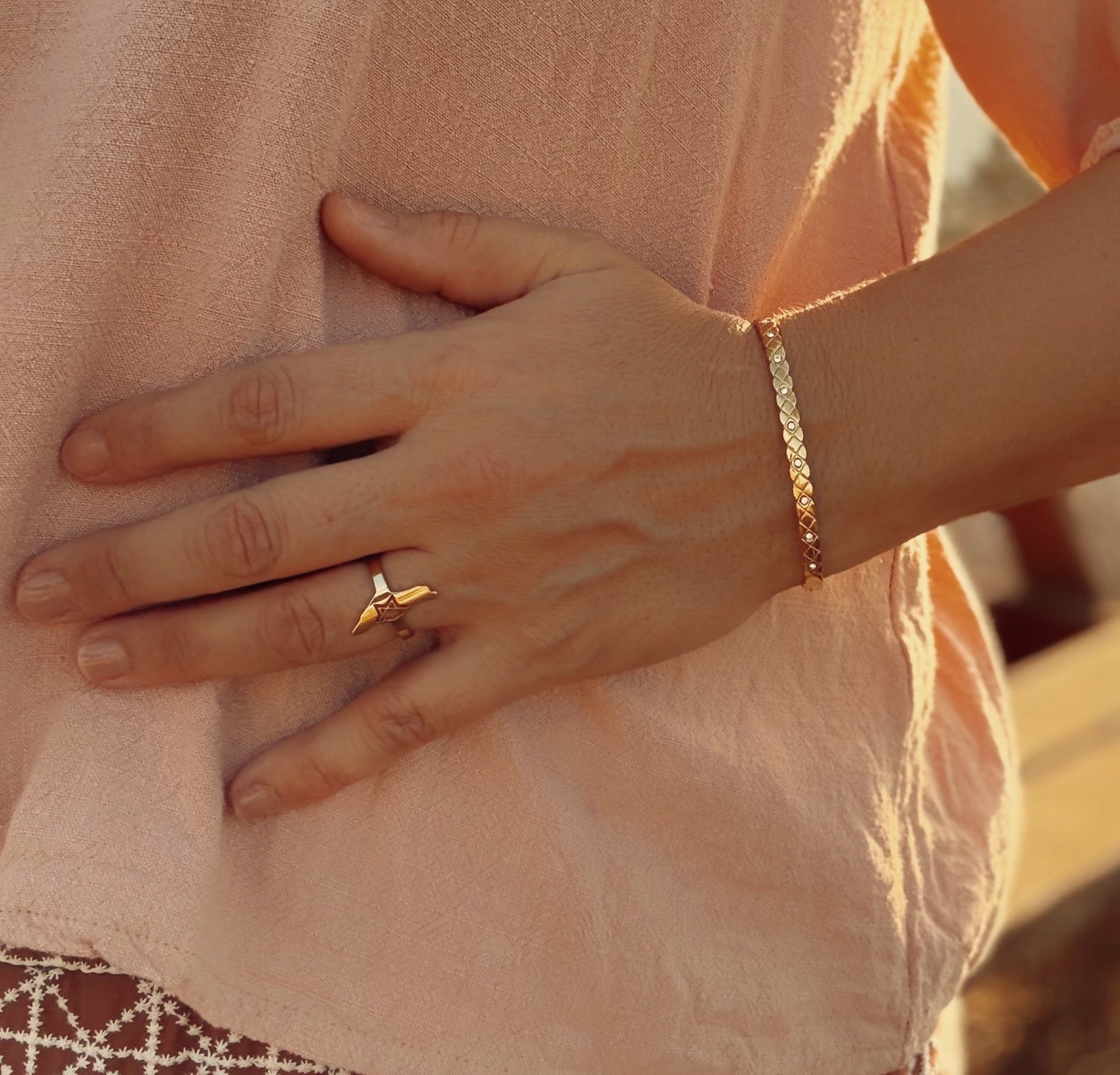 טבעת תכשיט הארץ