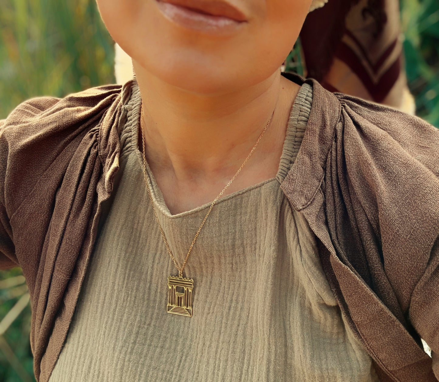 שרשרת יפה נוף קטן