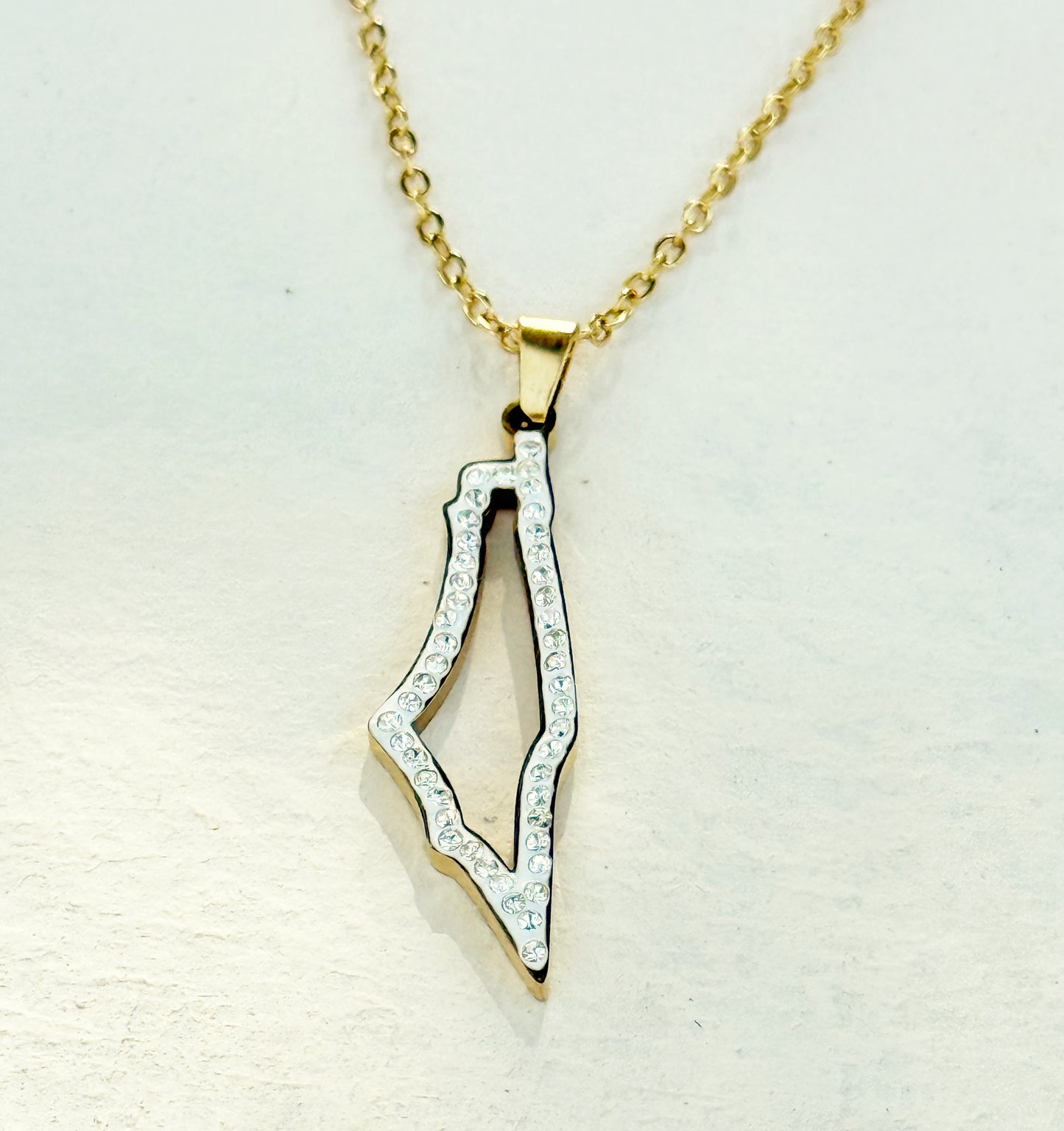 שרשרת ארץ מעוטרת