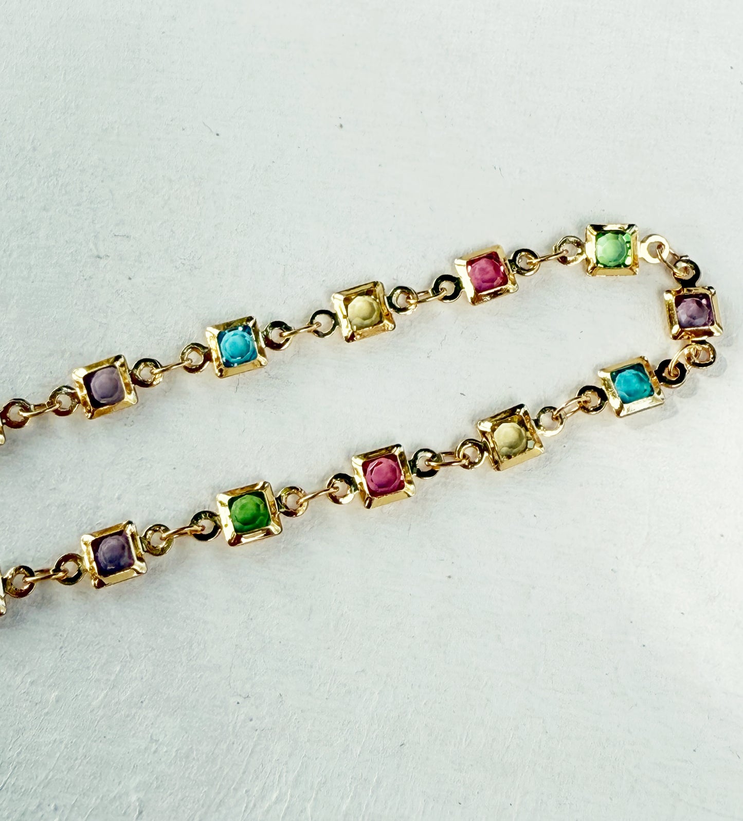 צמיד לרגל חלונות