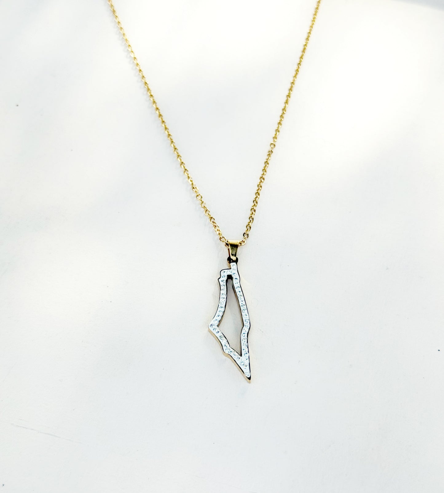 שרשרת ארץ מעוטרת