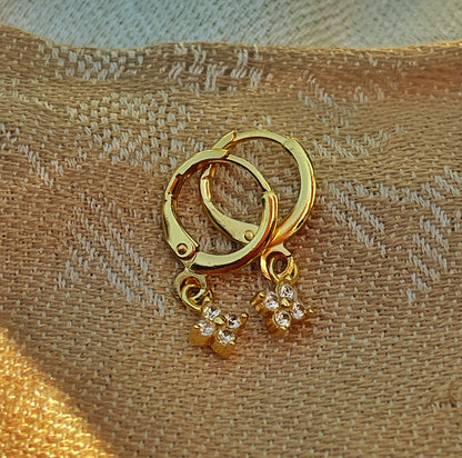 עגילי חישוק תלתן