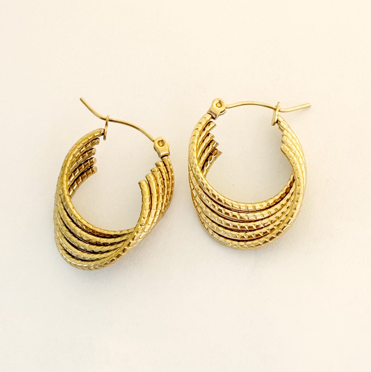 עגילי עמירה