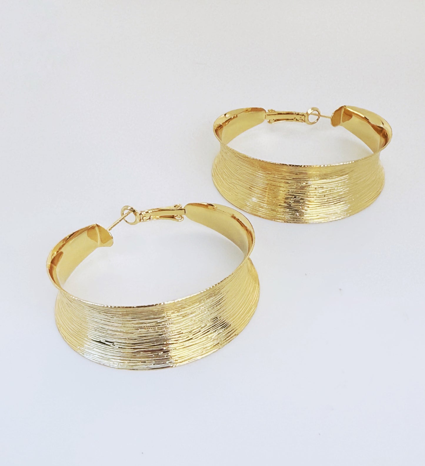 עגילי שקיקה