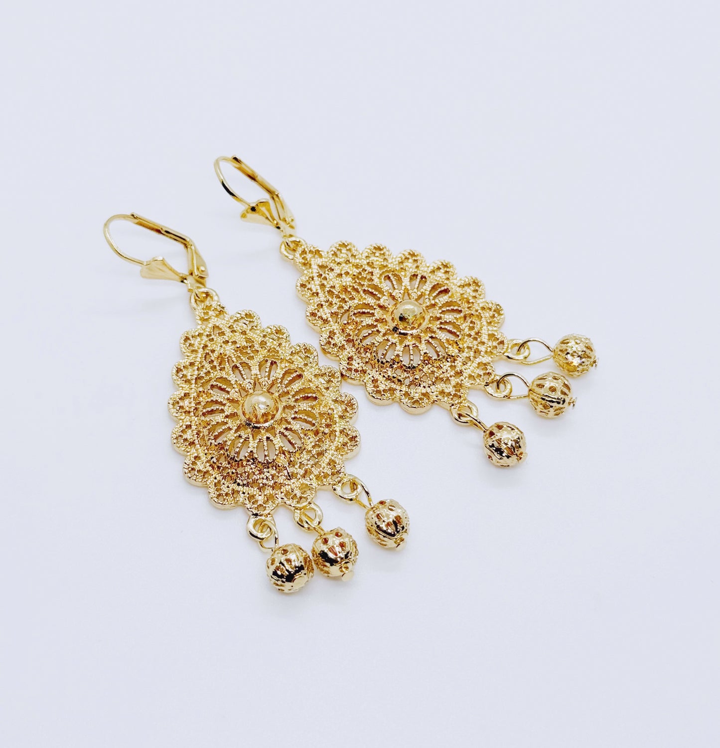 עגילי הינומה